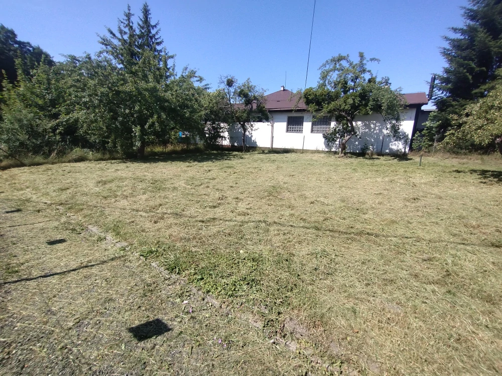 Vysekání zanedbaných zahrad a ploch 1 m2