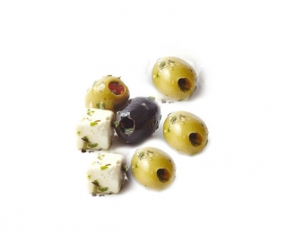 Olivy marinované (zelené a černé) se slaným sýrem 200/150g