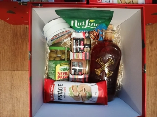 Dárková krabička - obsah jde lehce upravit cena od 999 Kč