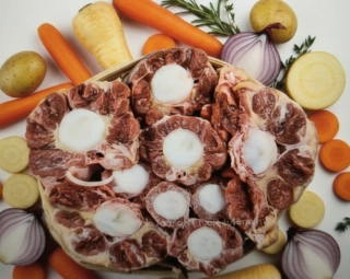 Hovězí oháňka špalíky sekané vakuo cca 1kg